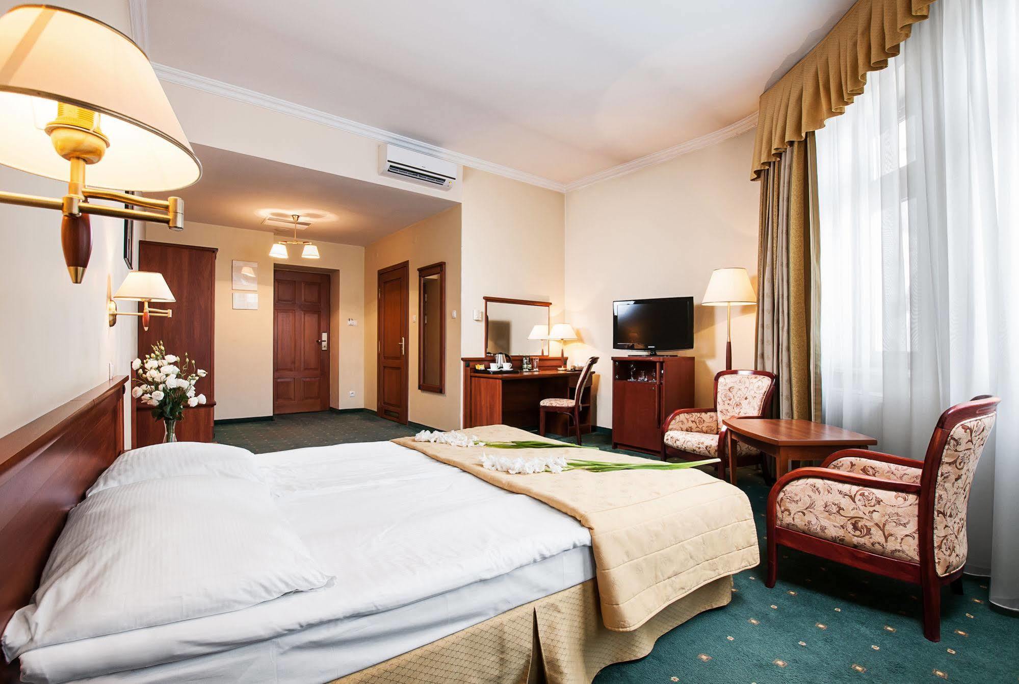 Hotel Palace Europa Lublin Ngoại thất bức ảnh